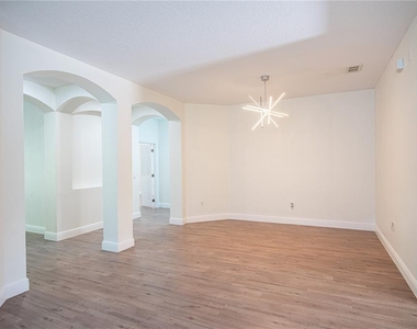 9516 Piccadilly Sky Way - Photo Thumbnail 8