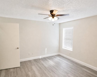 5156 Conroy Road - Photo Thumbnail 9