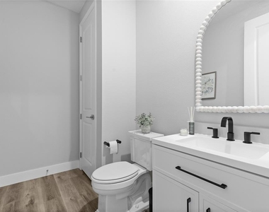 2205 Broadbrook Drive - Photo Thumbnail 22