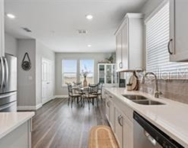 7521 Laureate Boulevard - Photo Thumbnail 5