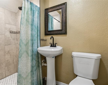 3123 Lawrence Street - Photo Thumbnail 8