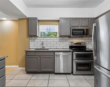 3123 Lawrence Street - Photo Thumbnail 5