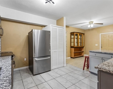 3123 Lawrence Street - Photo Thumbnail 6