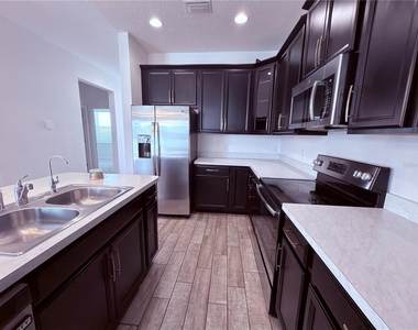 253 Luxmore Road - Photo Thumbnail 19