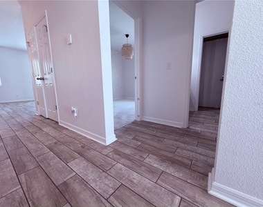 253 Luxmore Road - Photo Thumbnail 9