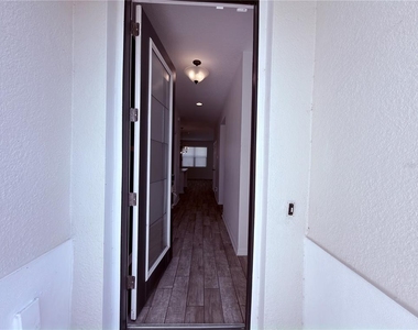 253 Luxmore Road - Photo Thumbnail 6