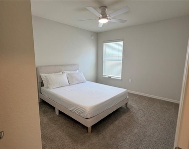 3139 Laurel Oak Lane - Photo Thumbnail 8