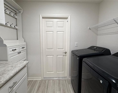 3139 Laurel Oak Lane - Photo Thumbnail 40