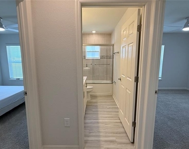 3139 Laurel Oak Lane - Photo Thumbnail 7