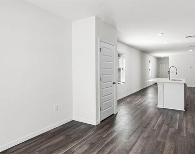 1628 Hummingbird Road - Photo Thumbnail 10