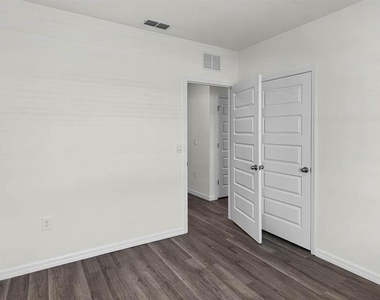 1628 Hummingbird Road - Photo Thumbnail 23