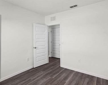 1628 Hummingbird Road - Photo Thumbnail 18