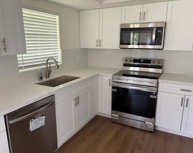 8985 Sw 196th Terrace Road - Photo Thumbnail 9