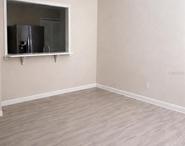 1137 Maple Creek Court - Photo Thumbnail 11