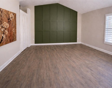 1137 Maple Creek Court - Photo Thumbnail 8