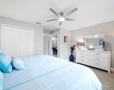 2100 Como Street - Photo Thumbnail 24
