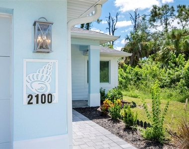 2100 Como Street - Photo Thumbnail 10
