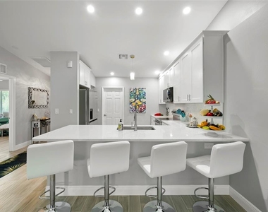 2100 Como Street - Photo Thumbnail 14