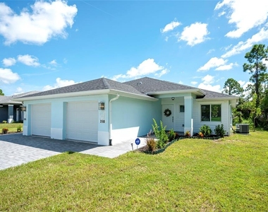 2100 Como Street - Photo Thumbnail 4
