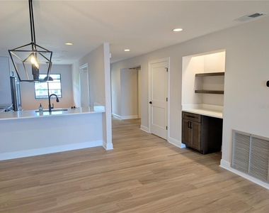3850 Mariners Walk - Photo Thumbnail 8