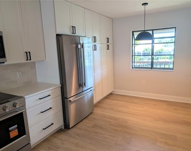 3850 Mariners Walk - Photo Thumbnail 14
