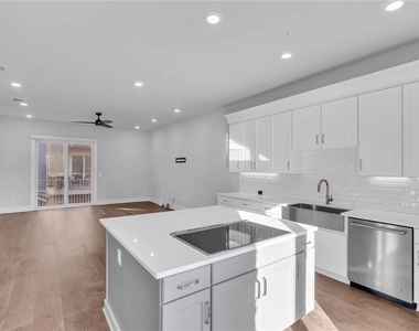 506 Laurel Park Drive - Photo Thumbnail 6