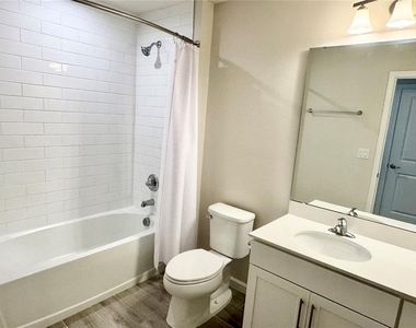 5424 Peaceful Creek Cove - Photo Thumbnail 30