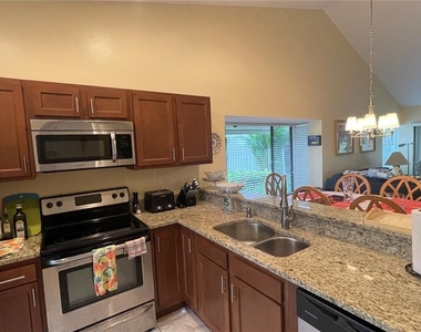 5256 Myrtlewood Road - Photo Thumbnail 4