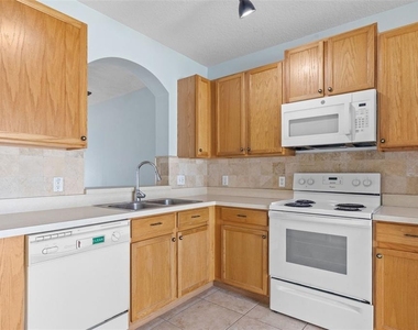 16221 Swan View Circle - Photo Thumbnail 8