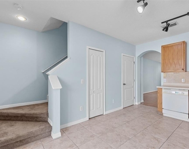16221 Swan View Circle - Photo Thumbnail 10