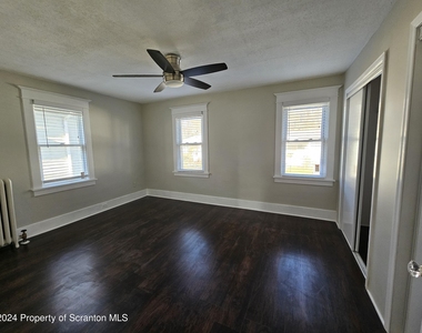 2122 N Main Avenue - Photo Thumbnail 9