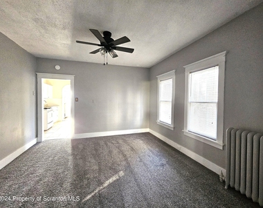 2122 N Main Avenue - Photo Thumbnail 6