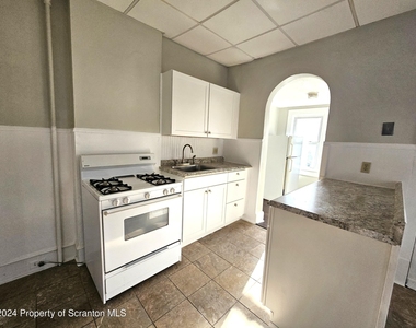 2122 N Main Avenue - Photo Thumbnail 3