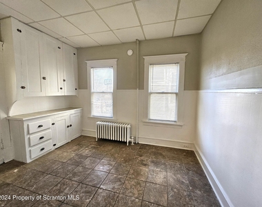 2122 N Main Avenue - Photo Thumbnail 4