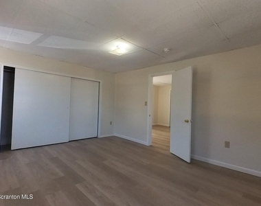 86 Lee Park Avenue - Photo Thumbnail 4