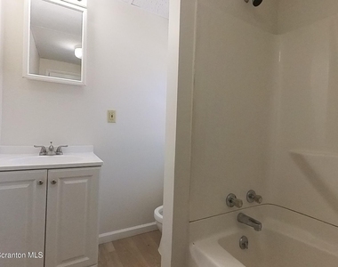 86 Lee Park Avenue - Photo Thumbnail 5