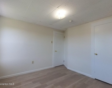 86 Lee Park Avenue - Photo Thumbnail 7