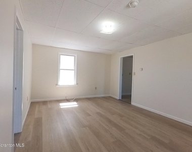 86 Lee Park Avenue - Photo Thumbnail 2