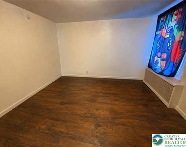 937 Turner Street - Photo Thumbnail 4