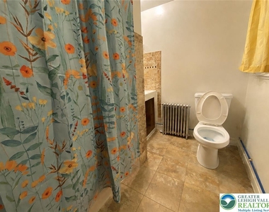 937 Turner Street - Photo Thumbnail 3