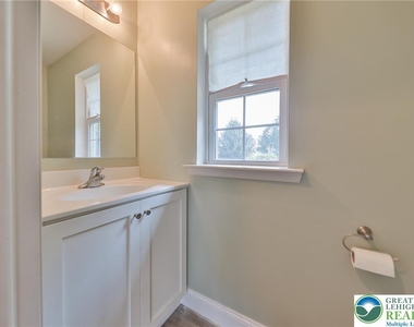 312 Central Park Avenue - Photo Thumbnail 9