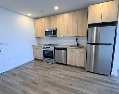 1856 Park Avenue, Unit 11c - Photo Thumbnail 4