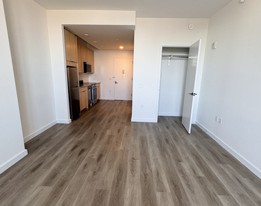 1856 Park Avenue, Unit 5m - Photo Thumbnail 3
