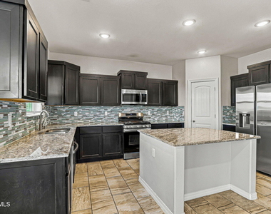 6173 Hidden Passage Avenue - Photo Thumbnail 8