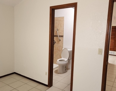 11318 Lake Erie Drive - Photo Thumbnail 6