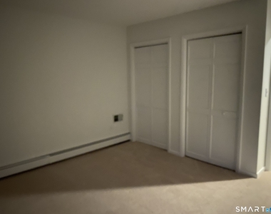61 Kenilworth Drive - Photo Thumbnail 8