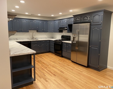61 Kenilworth Drive - Photo Thumbnail 2