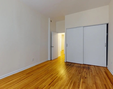 365 West 52nd Street - Photo Thumbnail 6