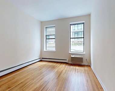 365 West 52nd Street - Photo Thumbnail 5