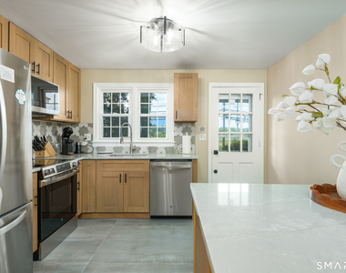 280 Main Street - Photo Thumbnail 4